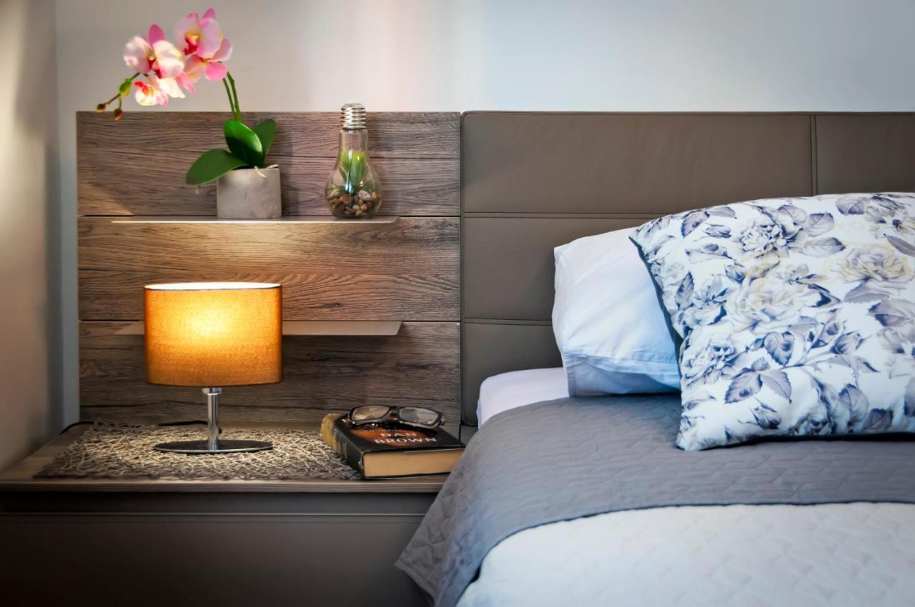 Apartment & Rooms Graciela โรวีน ภายนอก รูปภาพ
