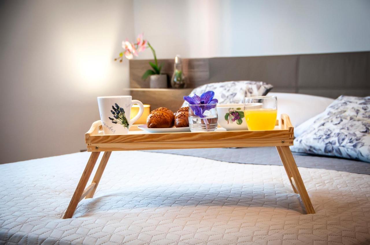 Apartment & Rooms Graciela โรวีน ภายนอก รูปภาพ