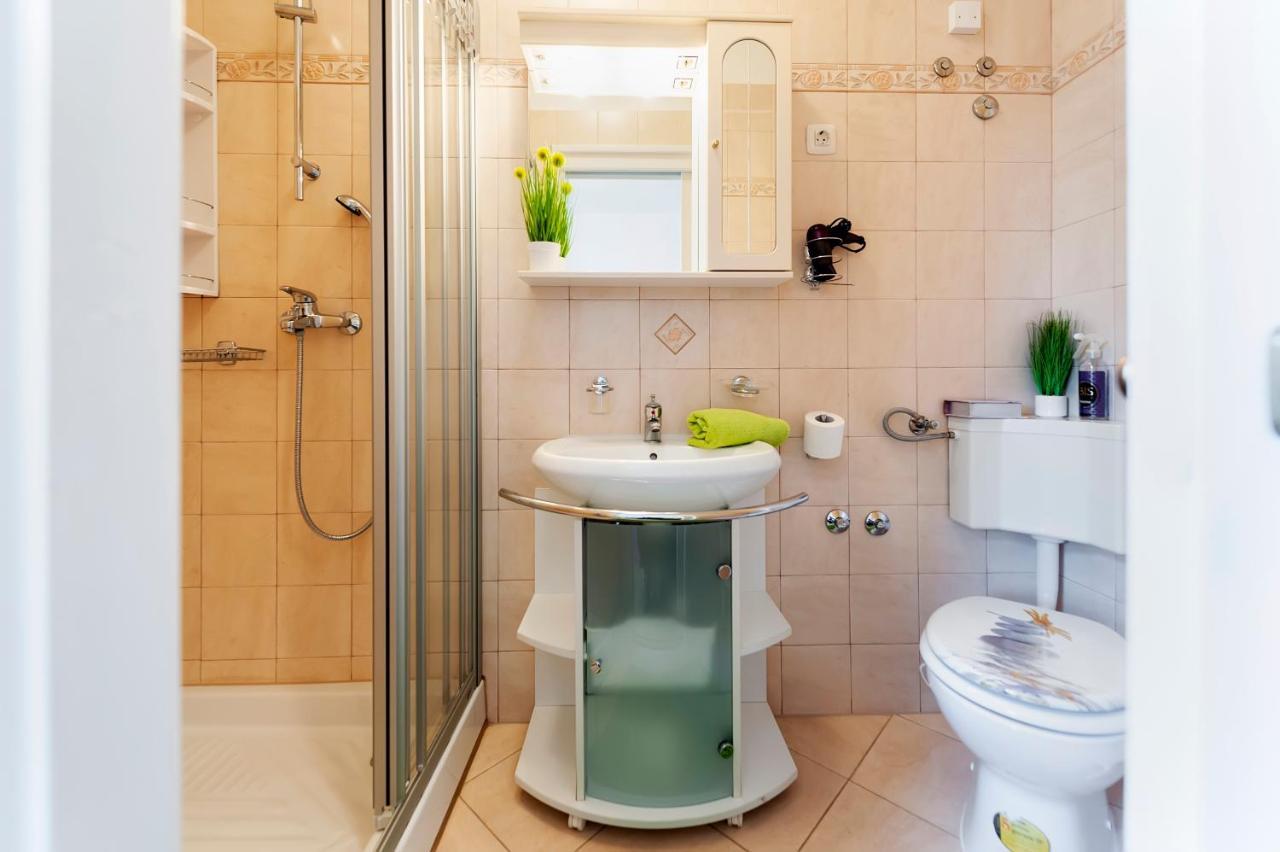 Apartment & Rooms Graciela โรวีน ภายนอก รูปภาพ