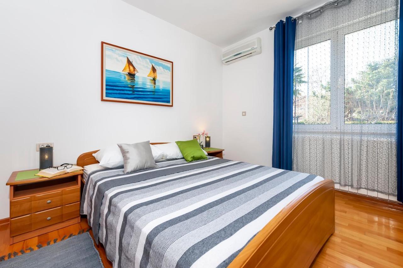 Apartment & Rooms Graciela โรวีน ภายนอก รูปภาพ