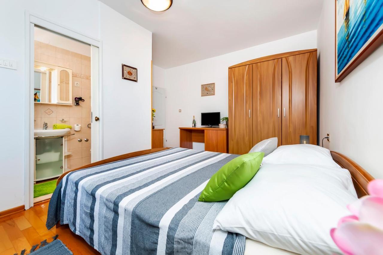 Apartment & Rooms Graciela โรวีน ภายนอก รูปภาพ