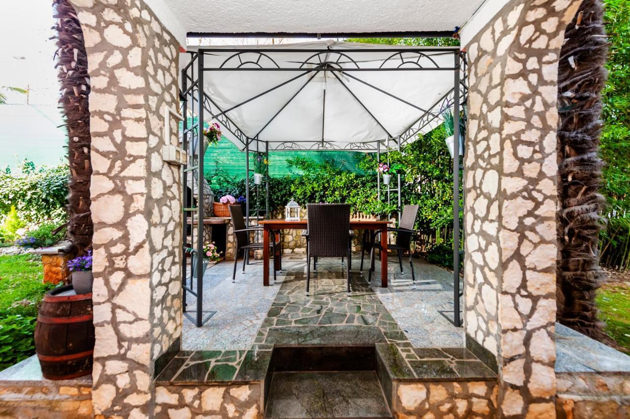 Apartment & Rooms Graciela โรวีน ภายนอก รูปภาพ