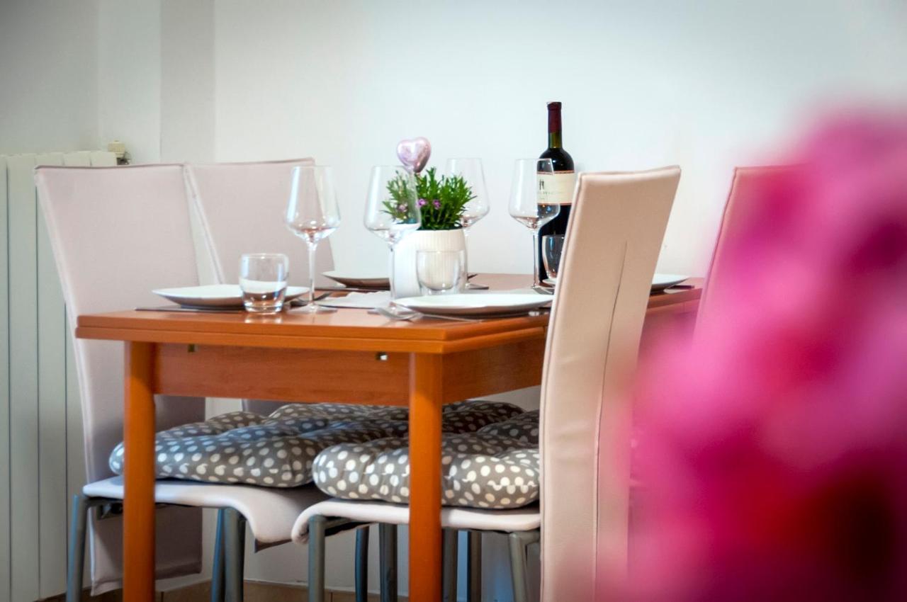 Apartment & Rooms Graciela โรวีน ภายนอก รูปภาพ