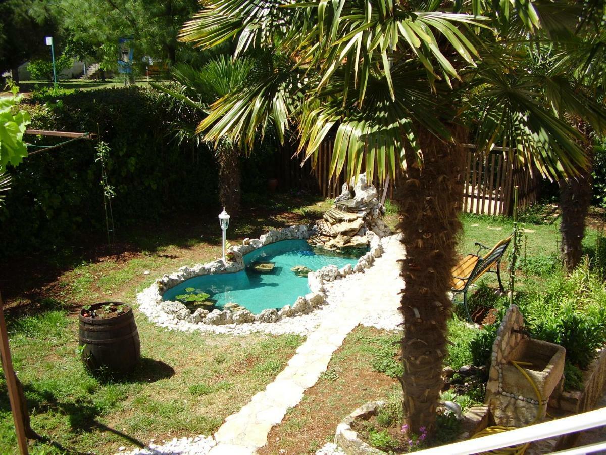 Apartment & Rooms Graciela โรวีน ภายนอก รูปภาพ